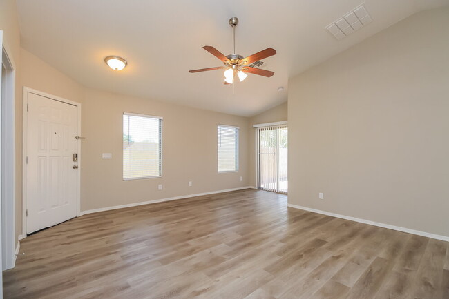 Building Photo - 4056 E Aragonite Ln