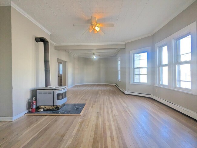 Building Photo - 159 Sylvan St