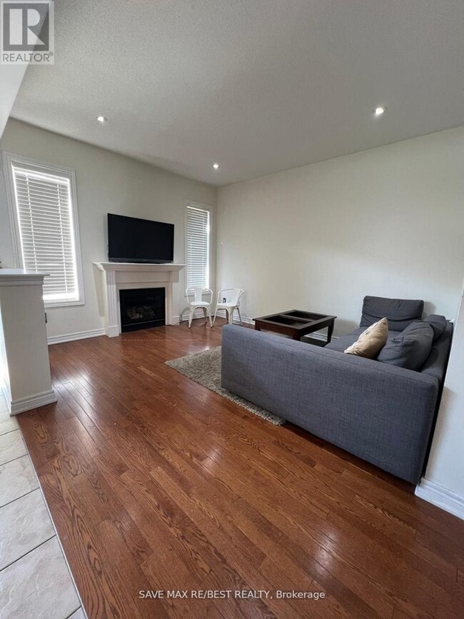 Building Photo - 70 Boundbrook Dr