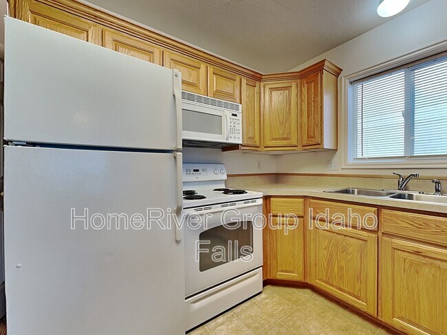 Foto del edificio - 3358 Briar Creek Ln