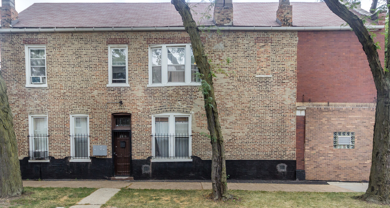 Foto principal - 2858 S Trumbull Ave