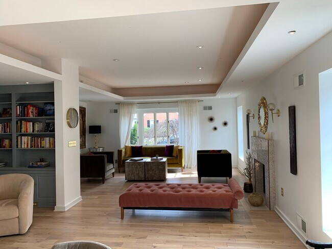 Foto del edificio - 4214 50th St NW