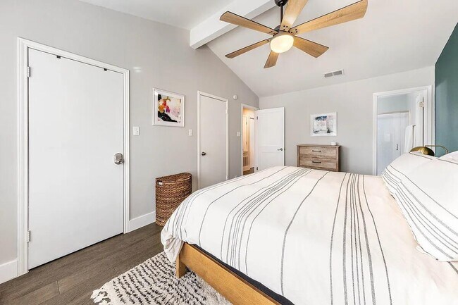 Foto del edificio - 324 E 35th St