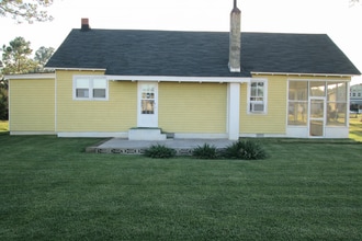 Building Photo - 1760 Sound Neck Rd