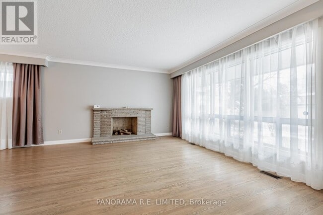 Building Photo - 51 Laurelwood Crescent