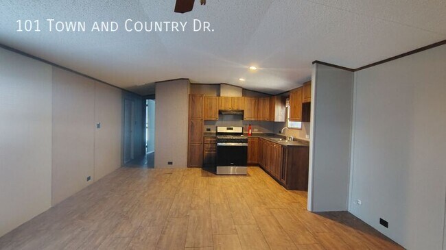 Foto del edificio - 101 Town and Country Dr