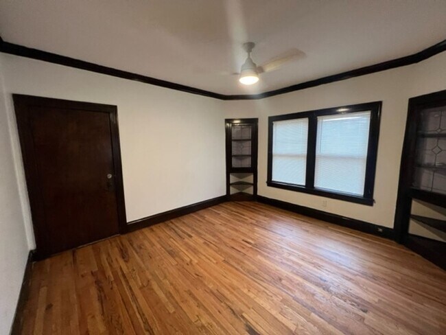 Foto del edificio - 8602 Bancroft Avenue