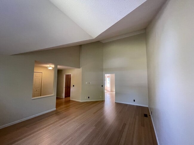 Foto del edificio - Fantastic 3 Bed/2 Bath Single Family Home on Blackburn St.