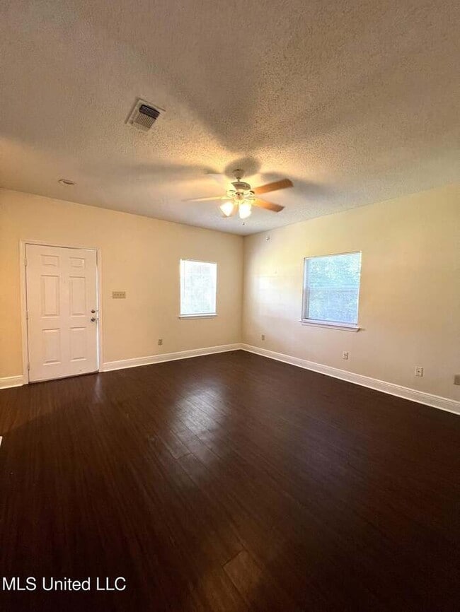 Photo - 1037 Township Rd Townhome