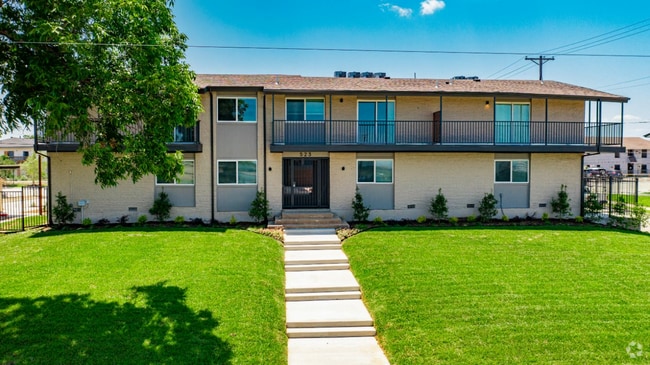 Building Photo - Parkside Green at Bishop Ridge