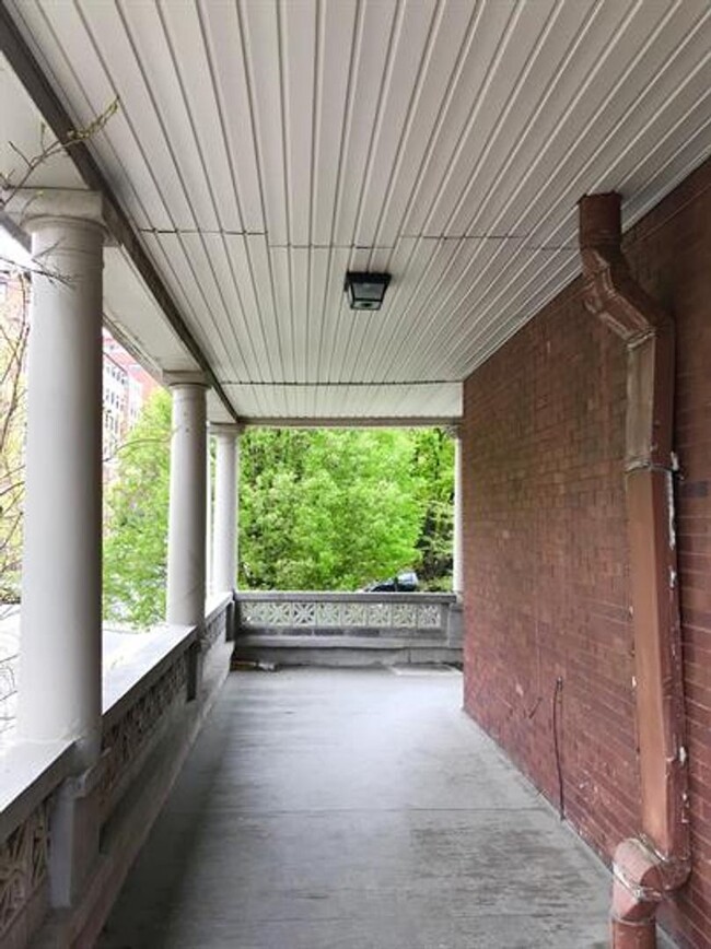 Building Photo - 301 E 33rd St