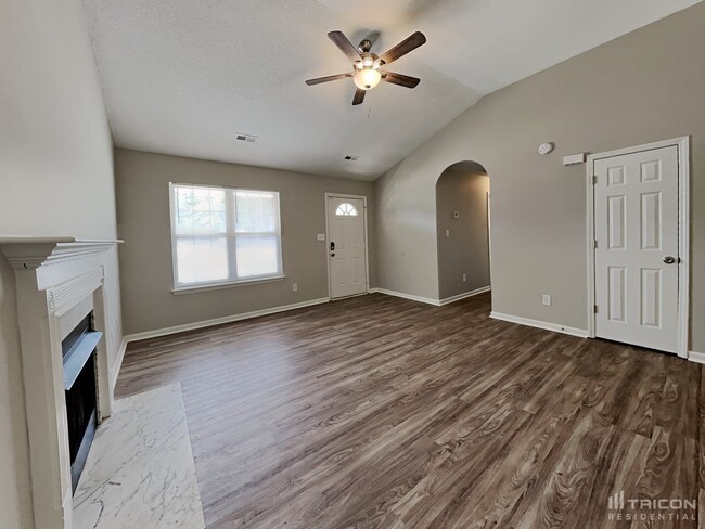 Building Photo - 1134 Summit Hills Dr