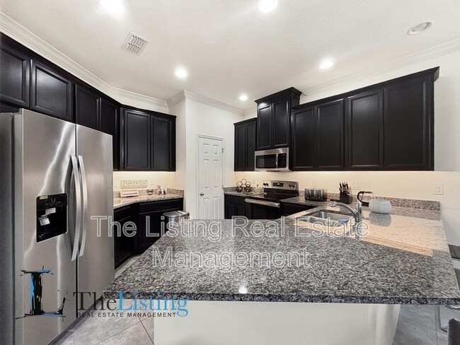 Building Photo - 532 Red Rose Ln