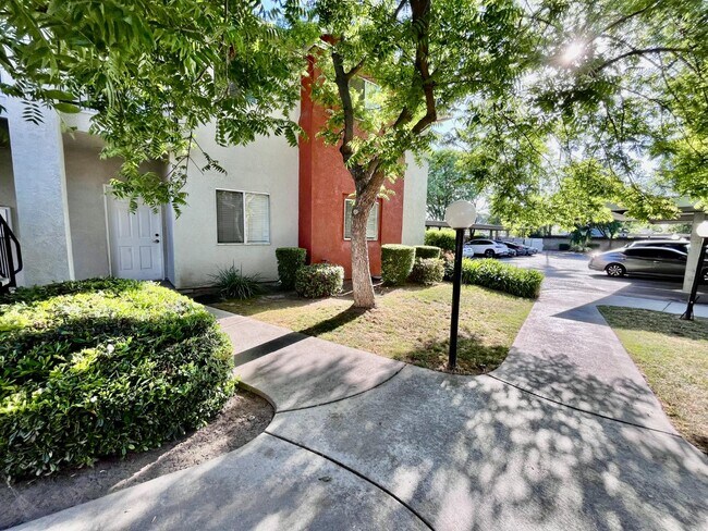 Foto del edificio - 1565 W Swift Ave
