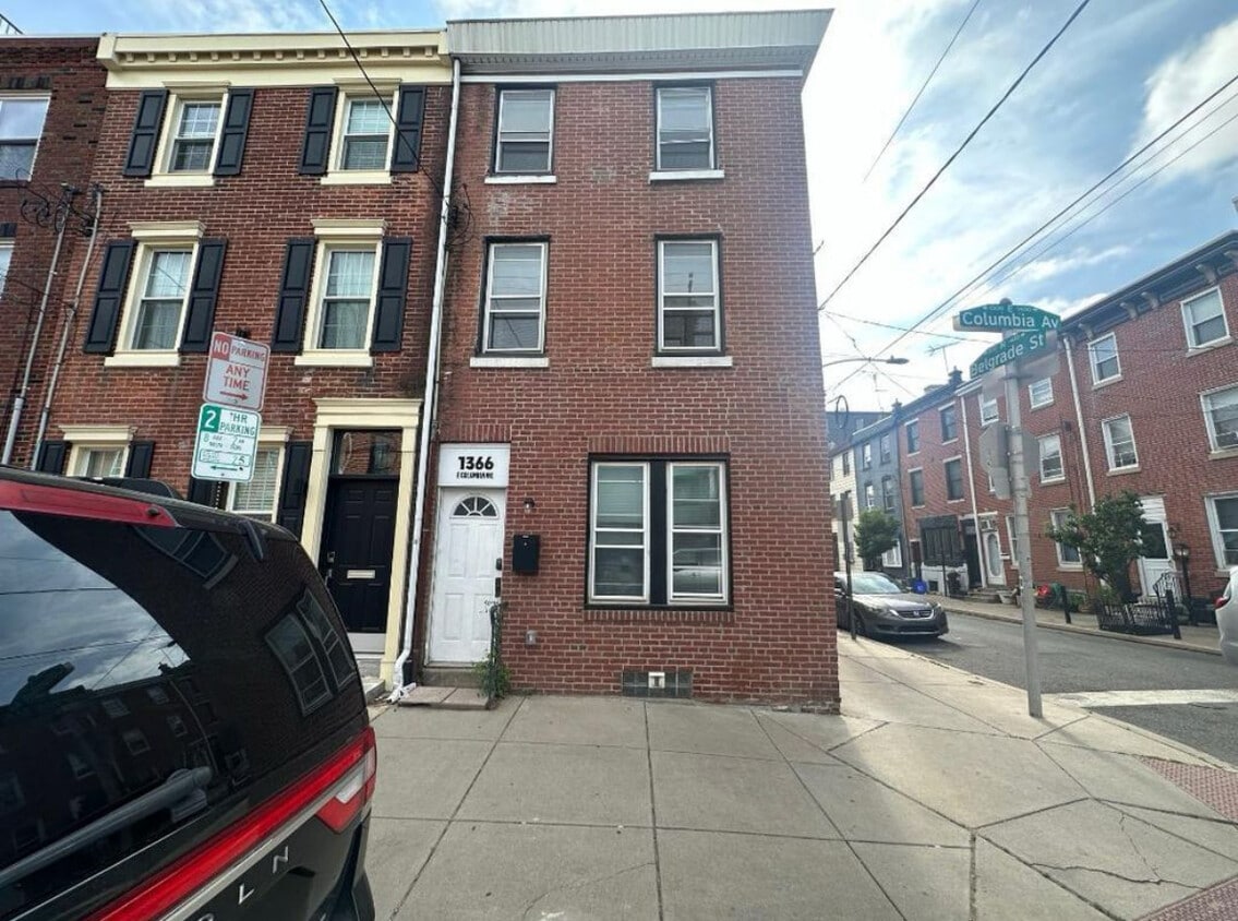 Primary Photo - 1366 E Columbia Ave