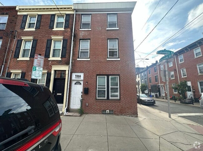 Building Photo - 1366 E Columbia Ave