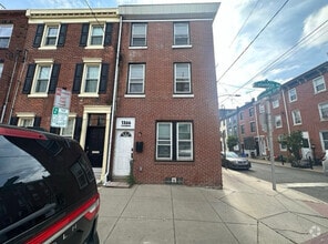 Building Photo - 1366 E Columbia Ave