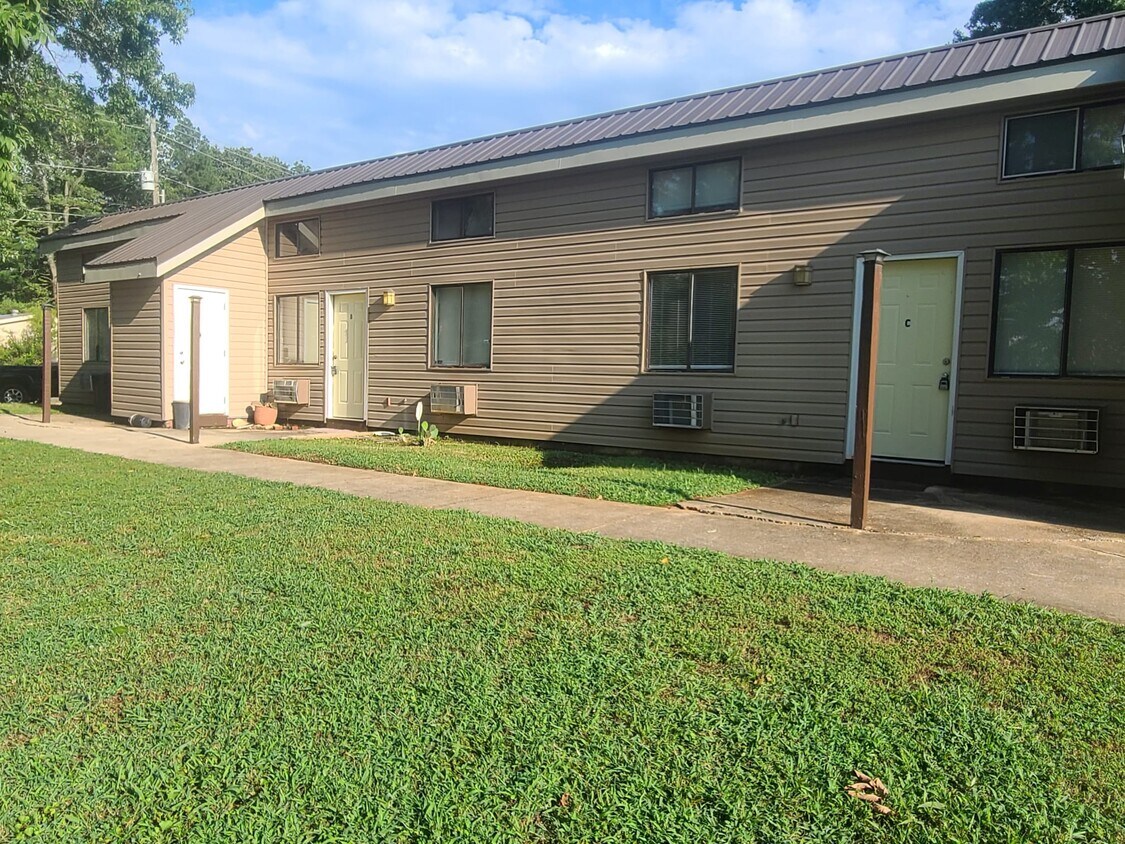Primary Photo - 3700 Squaw Valley Dr SW