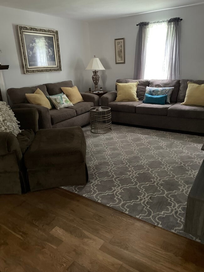 185 Monhegan Rd Unit Main house, East Falmouth, MA 02536 Apartments