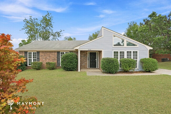 Building Photo - 3513 Hilltop Dr