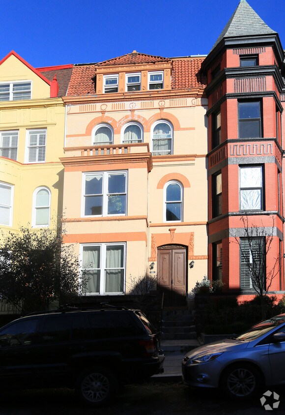 Building Photo - 1861 Mintwood Pl NW