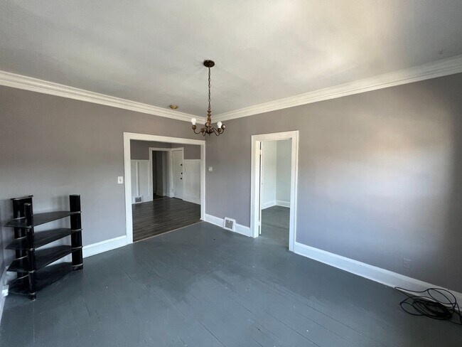 Foto del edificio - 4495-4497 Broadview Road