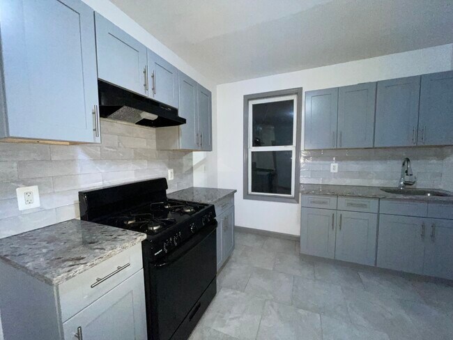 Building Photo - 522 Mulberry St
