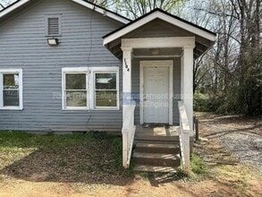 Building Photo - 1104 Meriwether St