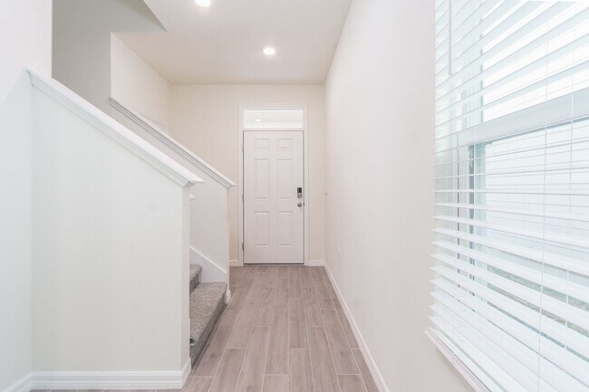 Foto del edificio - Beautiful 4 Bed, 2.5 Bath Home in the Desi...