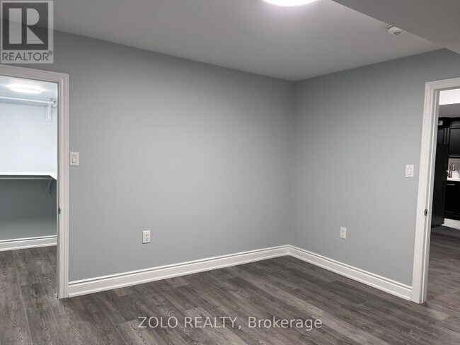 Building Photo - 239 Rockledge Dr