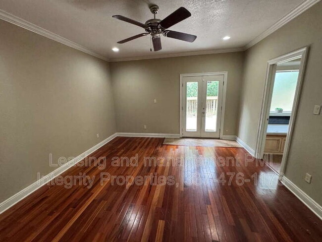 Building Photo - 120 Ambiance Cir