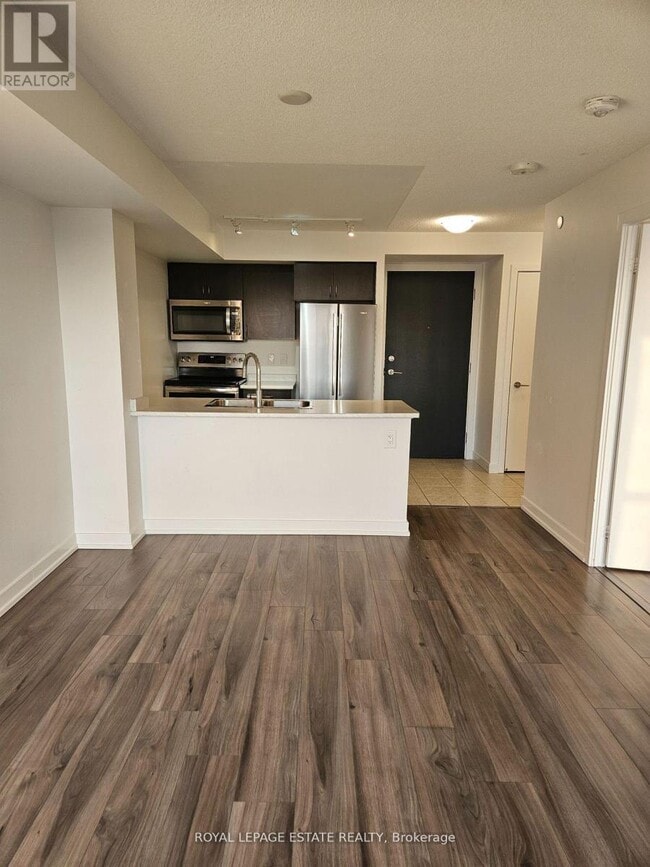 Building Photo - 8 Trent Ave