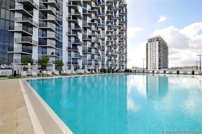 Foto del edificio - 5300 Paseo Blvd