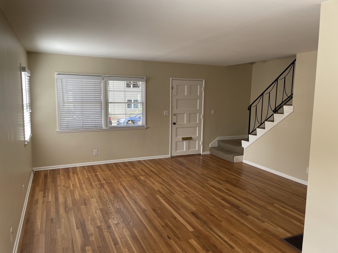 Living Room - 2109 10th St