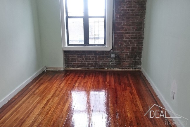 Building Photo - 672 47th St