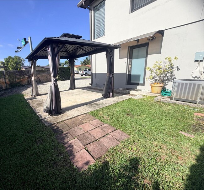 Building Photo - 12701 SW 47th St