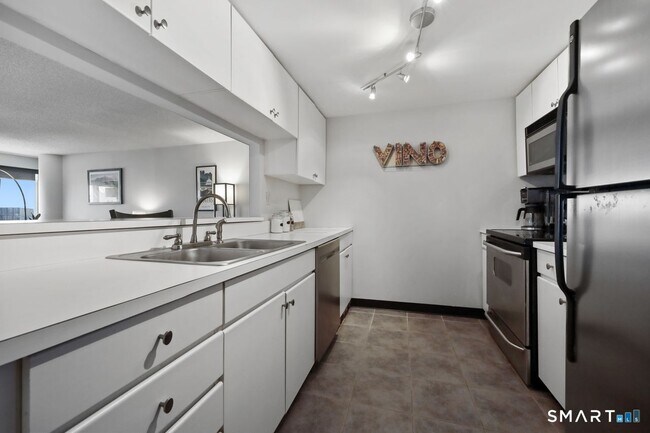Foto del edificio - 127 Greyrock Pl