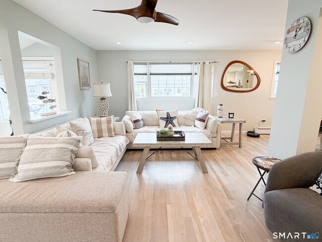 Foto del edificio - 945 E Broadway