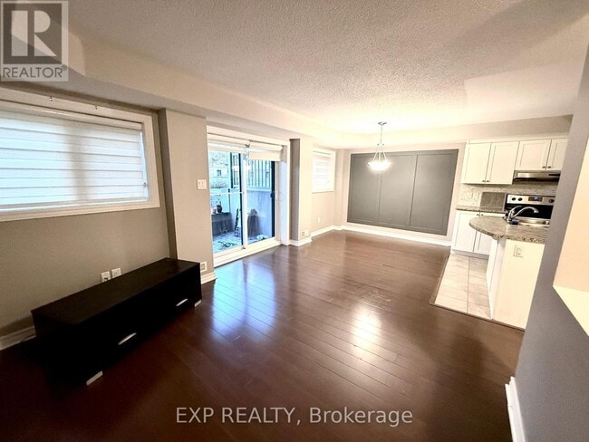 Building Photo - 105 Bluestone Private