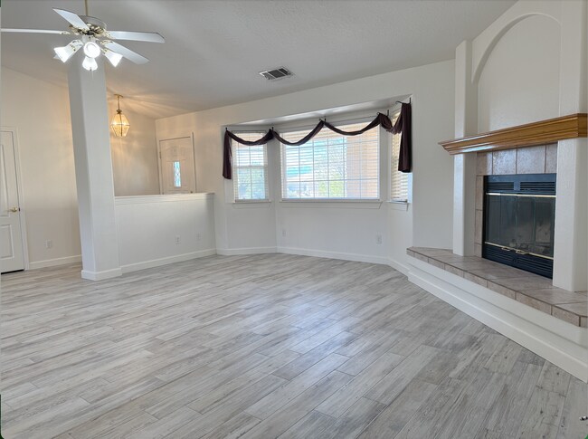 Foto del edificio - 16425 Chippewa Rd