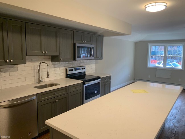 Building Photo - 3 br, 1 bath Duplex - 3615 Greystone Ave
