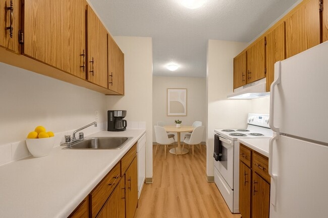 Building Photo - Gateway Gardens