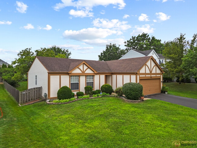 Building Photo - 1174 Hyannis Cir