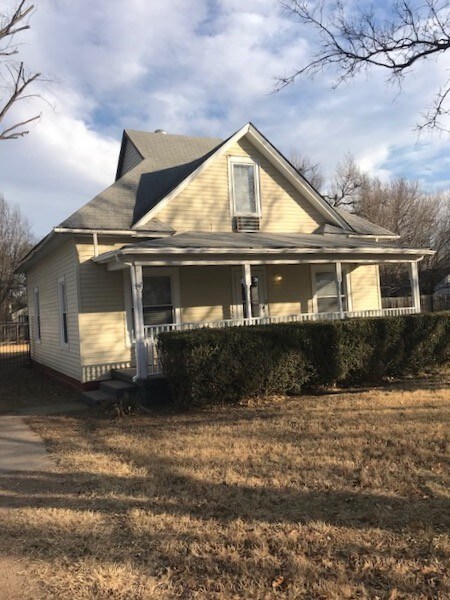 Primary Photo - 112 N Sedgwick St