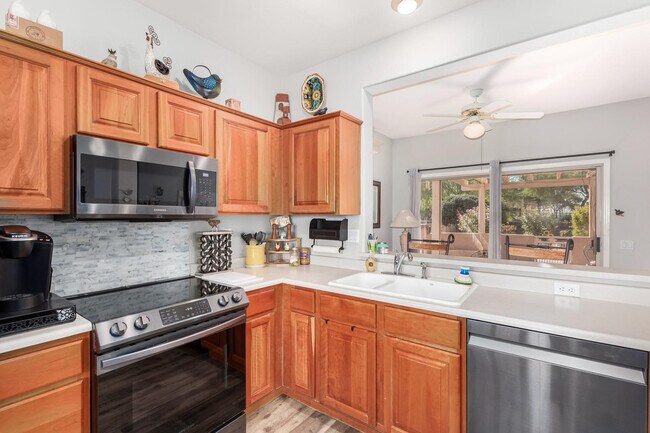 Foto del edificio - 16215 W Desert Winds Dr