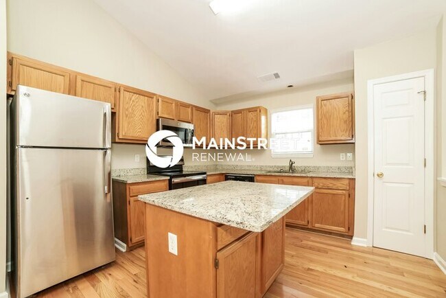 Building Photo - 3 Bedroom Pet-Friendly Home in Flowery Branch, GA with Main Street Renewal