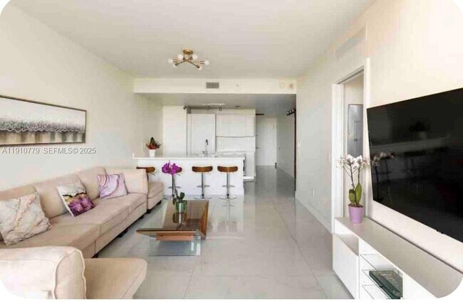 Building Photo - 501 NE 31st St