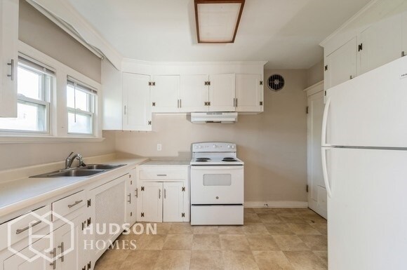 Foto del edificio - 2020 Cardiff Rd