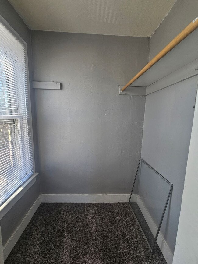 Building Photo - 2947 13th Ave