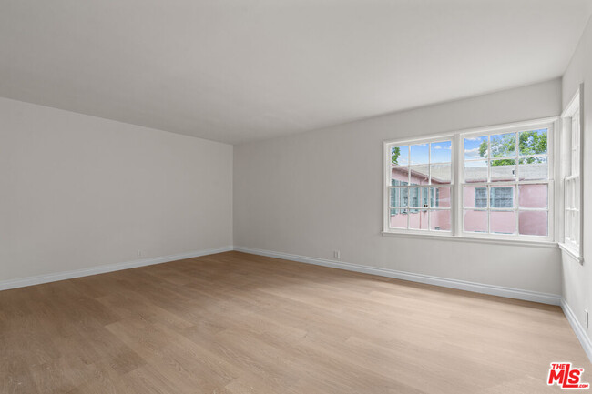 Building Photo - 148 S McCarty Dr
